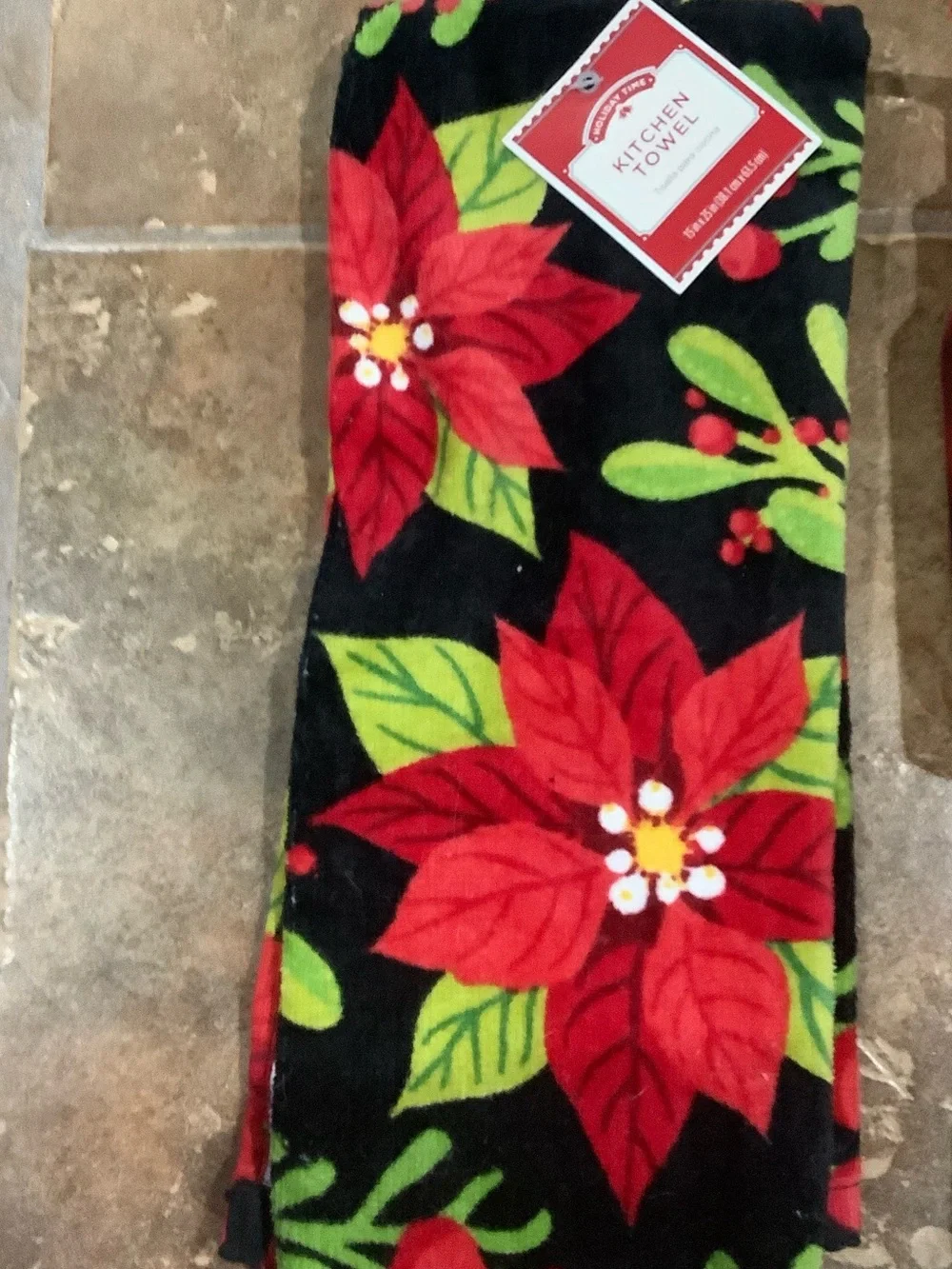 Bath & Body Works Winter Candy Apple Foaming Hand Soap & Red Holiday Towel Set